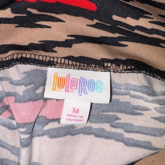 LuLaRoe Red and Black Patterned‎ Women's Skirt - Picture 3 of 3